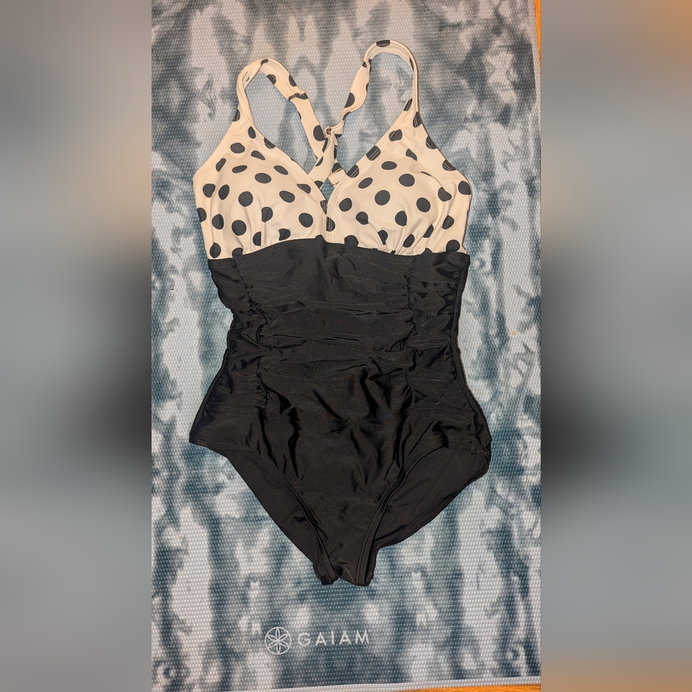 Black and White Polka Dot One Piece Swimsuit with Sweetheart Neckline